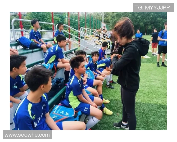 小皮足球：探索青少年足球的乐趣与成长之路